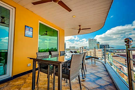 Suite with Hot Tub