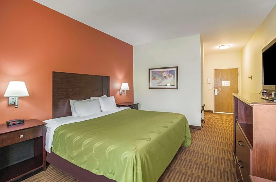 Quality Inn & Suites Lawrence - University Area