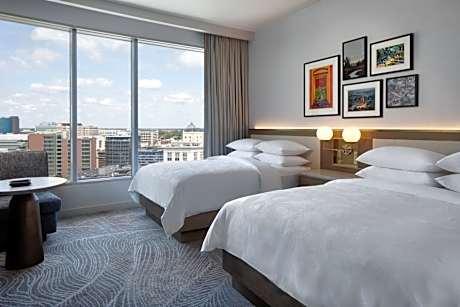 Queen Room with Two Queen Beds and City View - Concierge Level