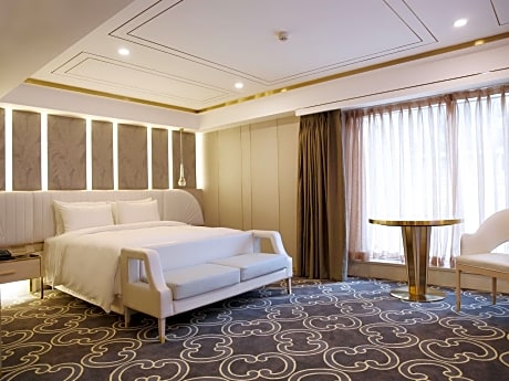 Deluxe Executive Room