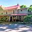 Moore House Inn & Cabins