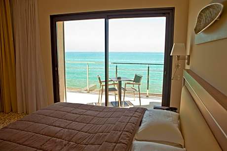 Deluxe Double Room with Balcony and Sea View
