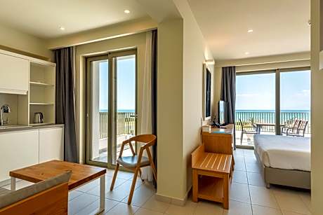 Deluxe Suite with Sea View