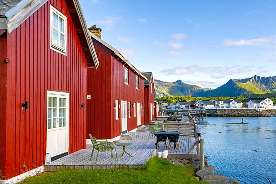 Astra Village - Waterfront Rorbu Cabins in Lofoten