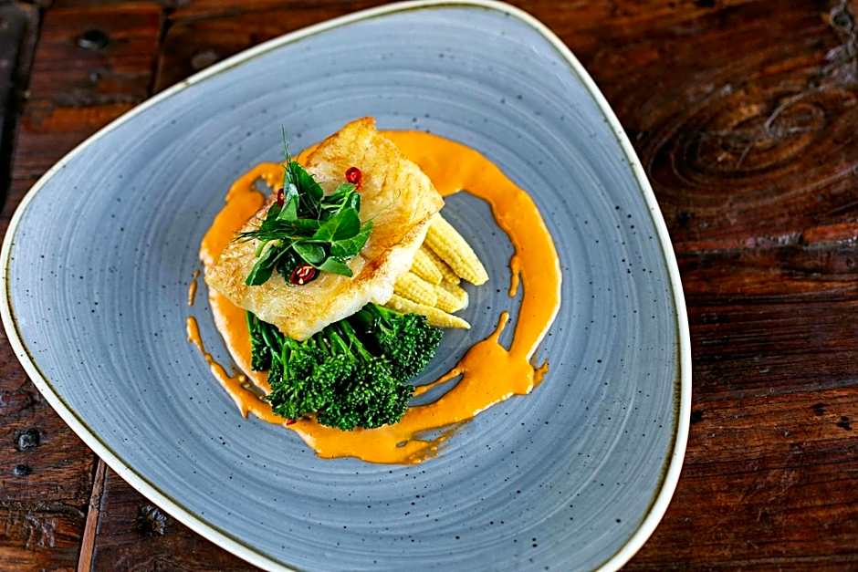 Madikwe Hills Private Game Lodge