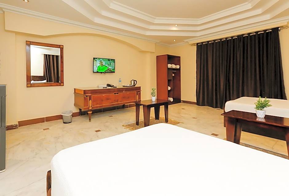 Turquoise Pyramids palace