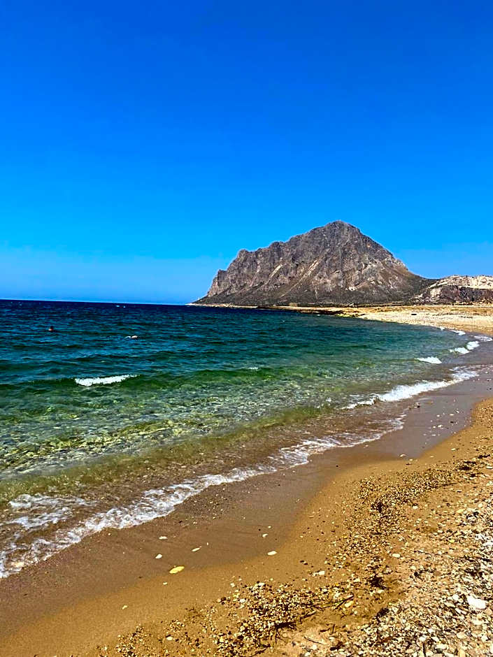 Sea View Teti Rooms & Apts