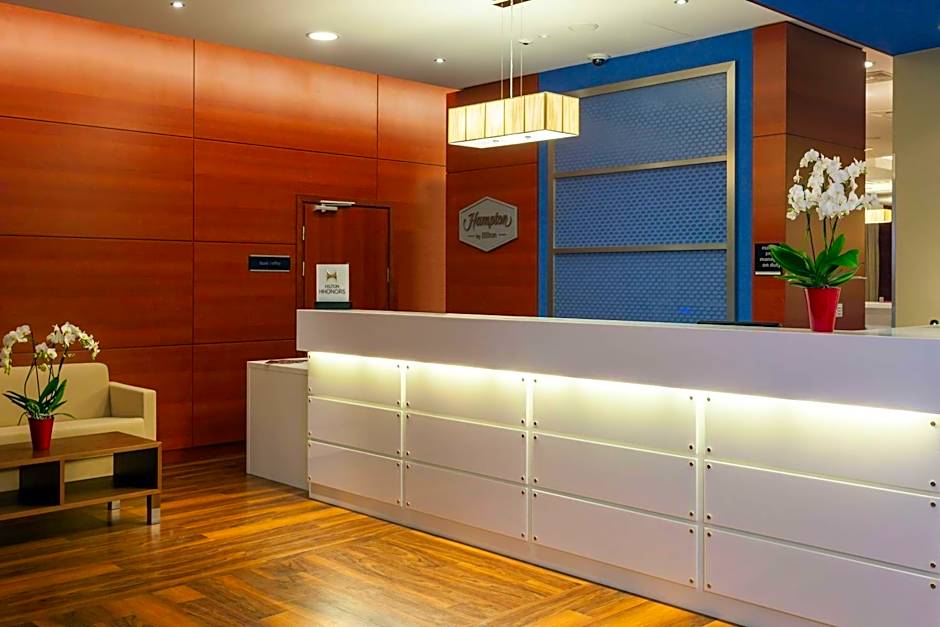 Hampton By Hilton Warsaw Airport