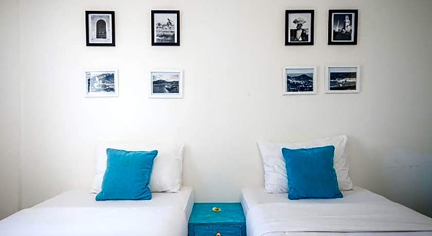 Paras Paros Marina Lodge