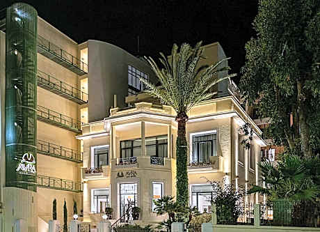 Avra City Hotel