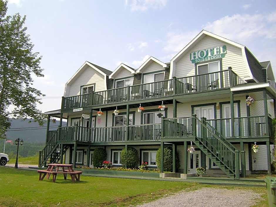 Hôtel Sous la Croix 152725