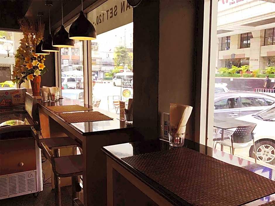 The Ecotel Bangkok Hotel