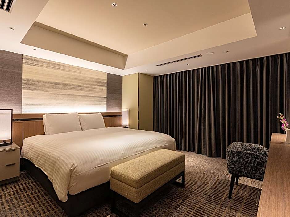 Photo 1 of 6 of Suite