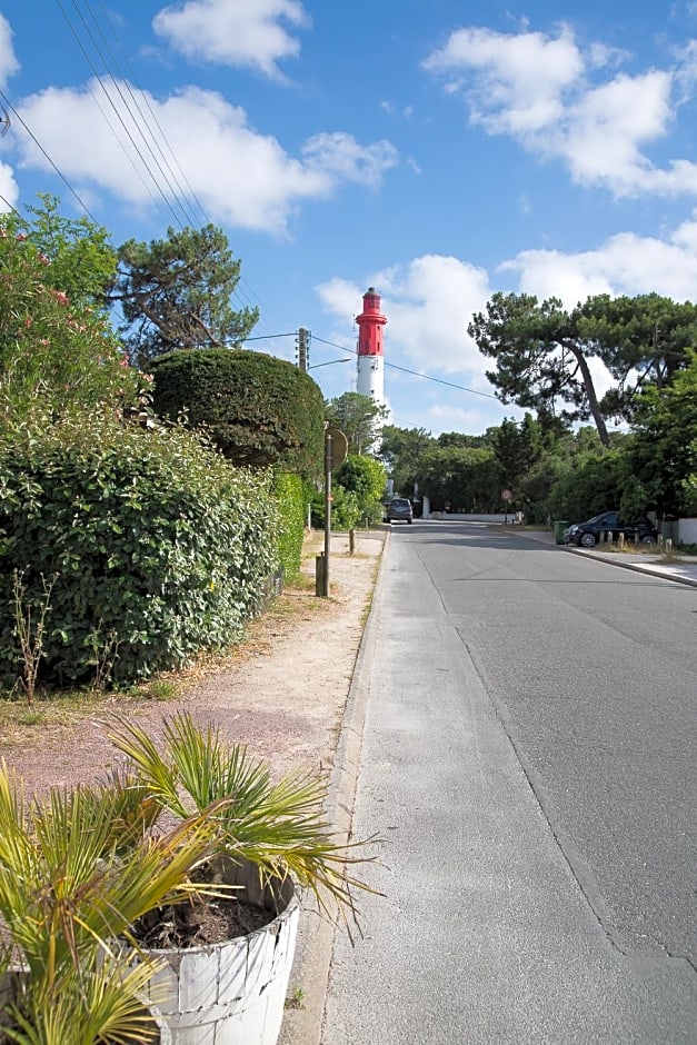 Centre Cap-ferret, les chambres du phare, bassin