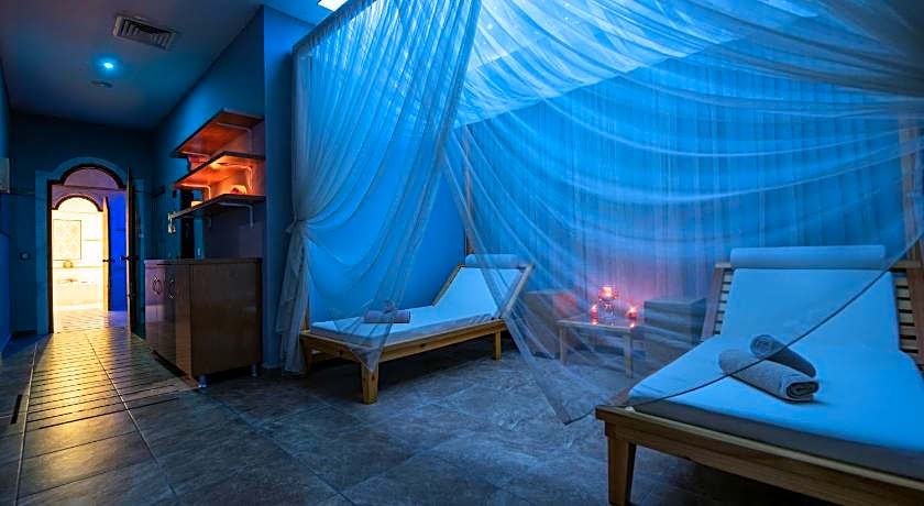 Wellborn Luxury Hotel