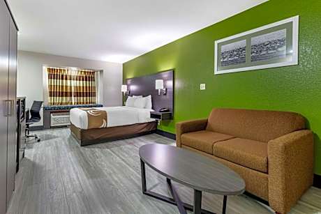 Queen Suite - Non-Smoking