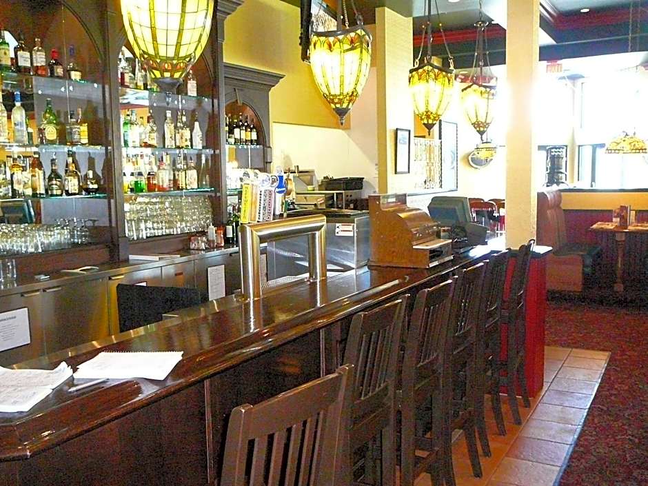 Coast Abbotsford Hotel & Suites