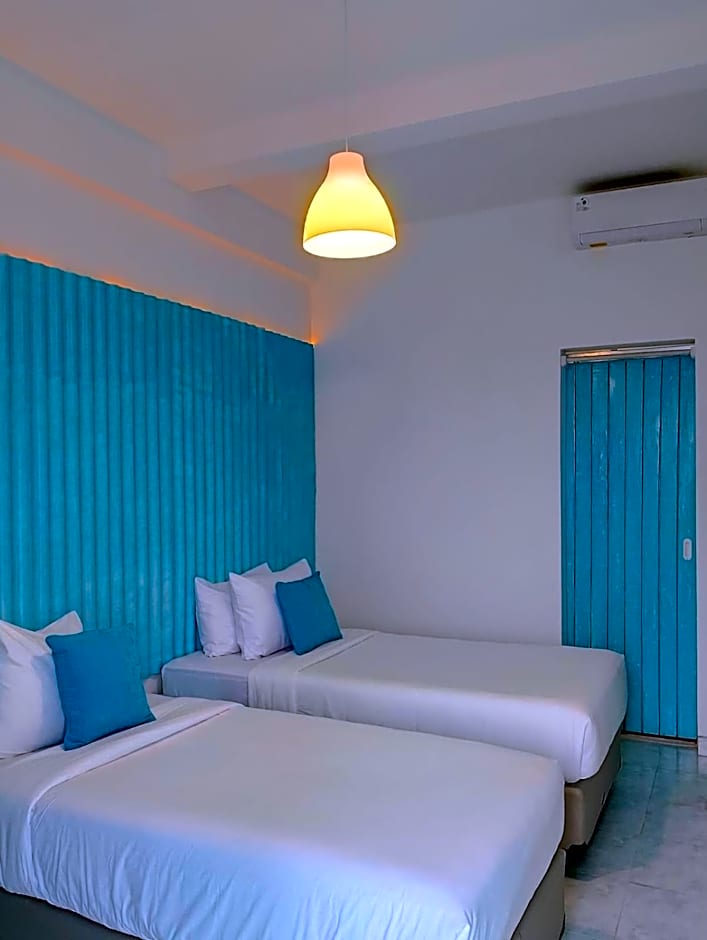 Paras Paros Marina Lodge