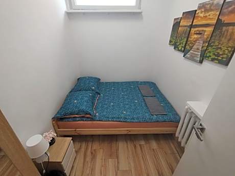 Single Room with Shared Bathroom