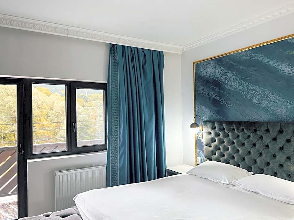 Suru Hotel & Restaurant