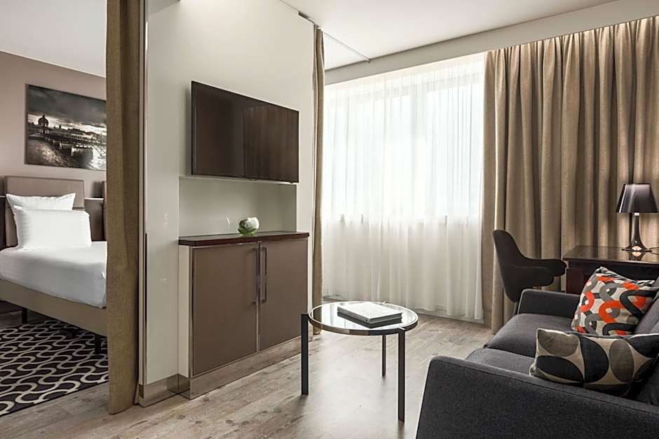 AC Hotel by Marriott Paris Porte Maillot