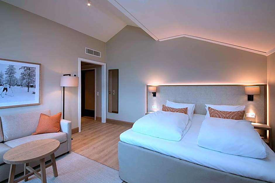 Photo 1 of 6 of Superior 1 King Bed
