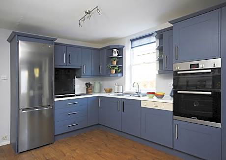 Montpellier House, Centrally Located, Large Garden - From £300 Per Night