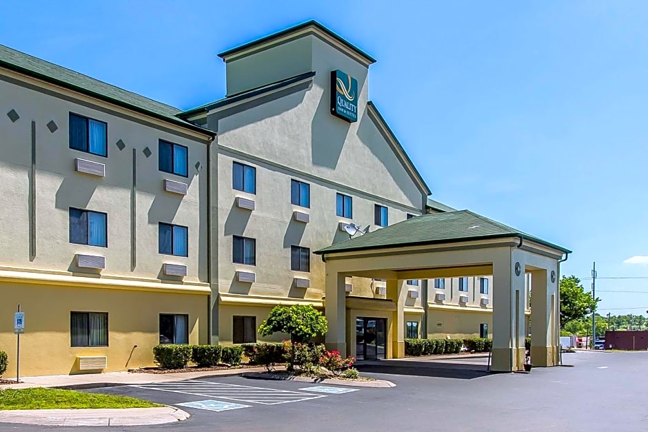 Quality Inn & Suites La Vergne