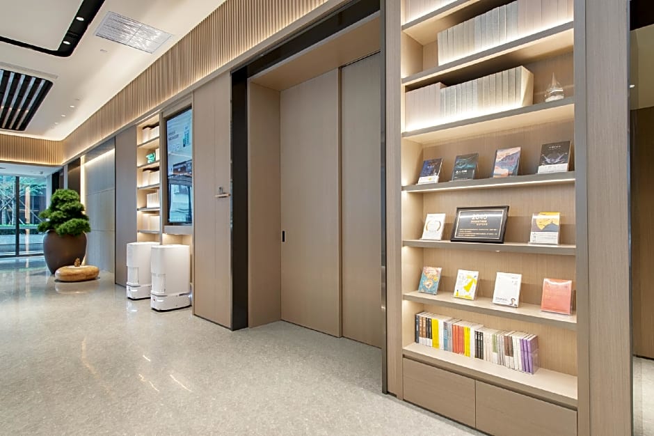 JI Hotel Xiangyang Dongjin Minfa Century Plaza