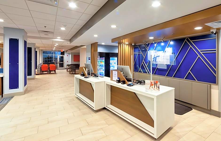 Holiday Inn Express & Suites - Harrisonburg University Area By IHG