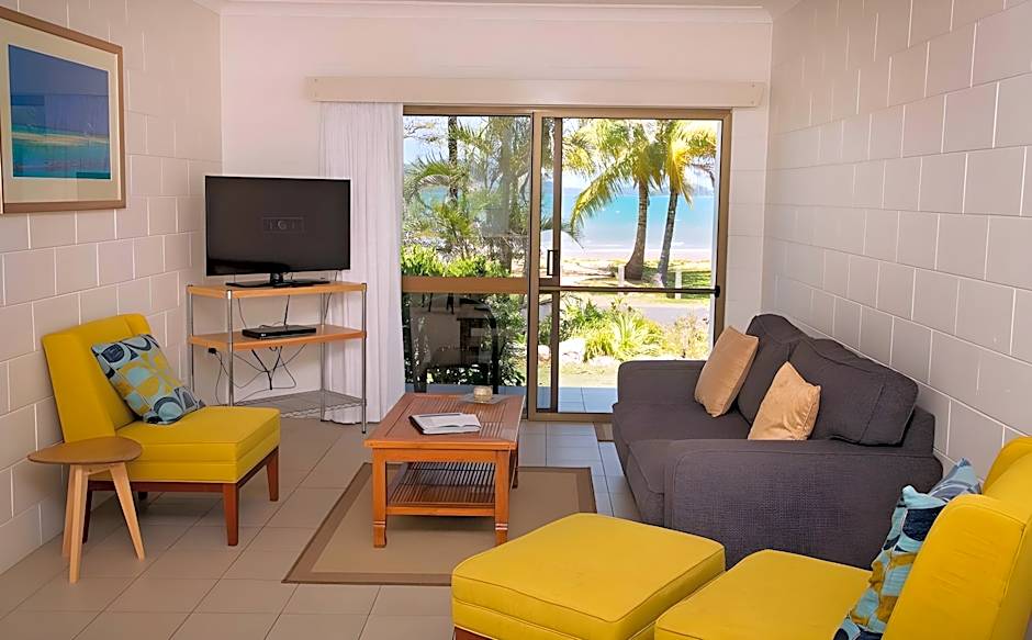 Apollo Jewel Beachfront Apartments