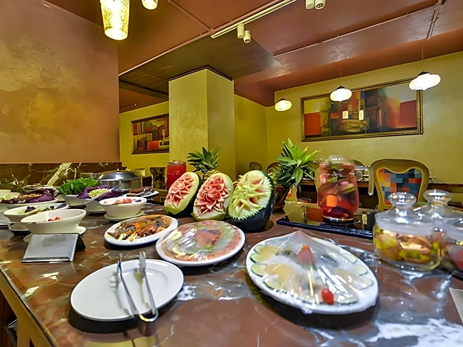 Batra Hotel and Residences