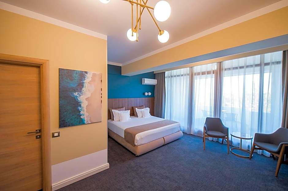 Oxford Hotel & Conference Center