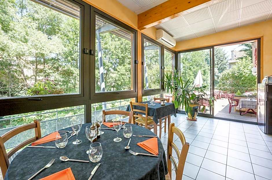 Logis Des Rives De L'Arzon