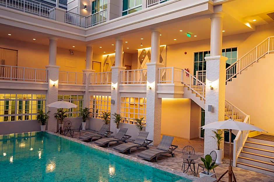 De Hug Hotel and Residence