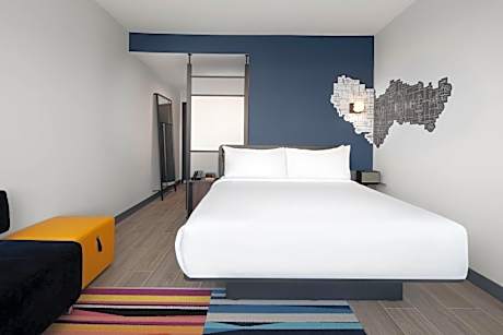 Guest Room, 1 King