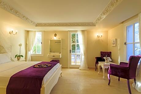 Deluxe Double Room with Garden View