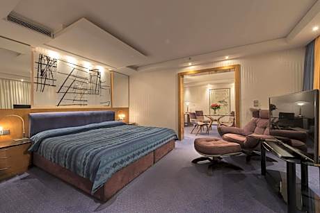Presidential Suite