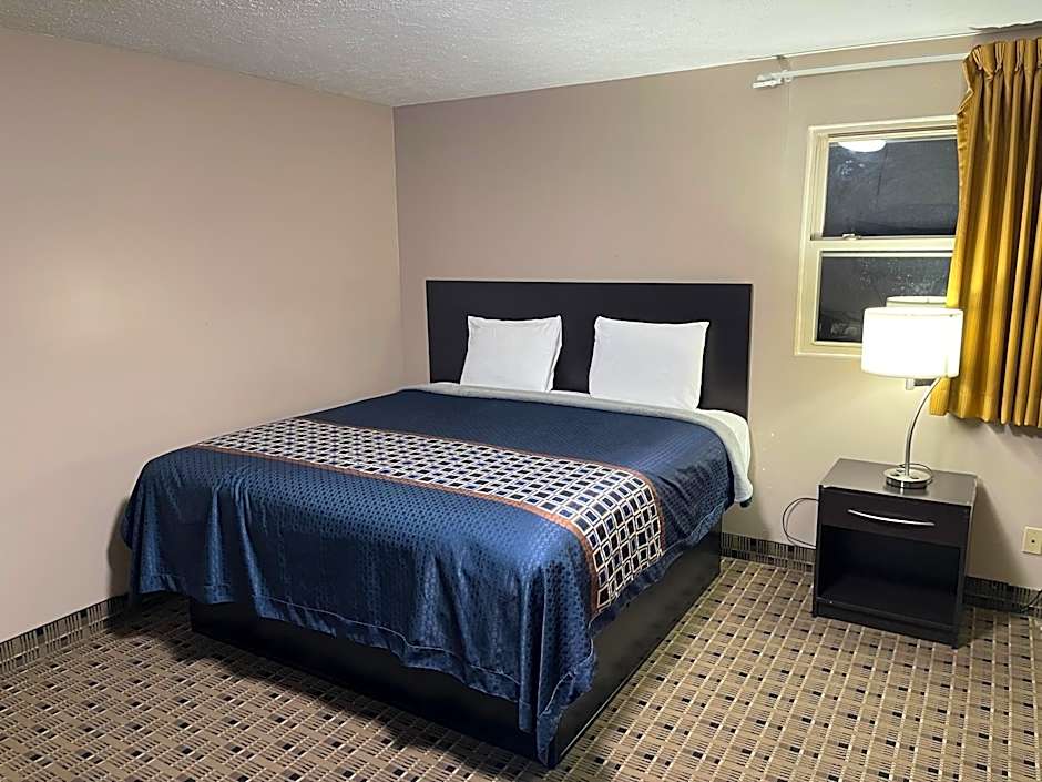 Economy Inn & Suites