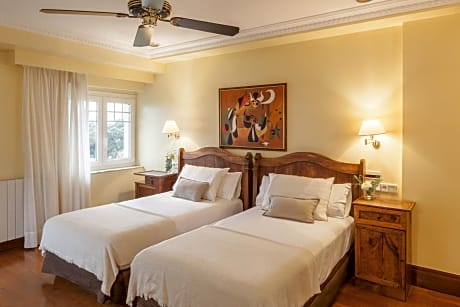 Twin Room with Sea View