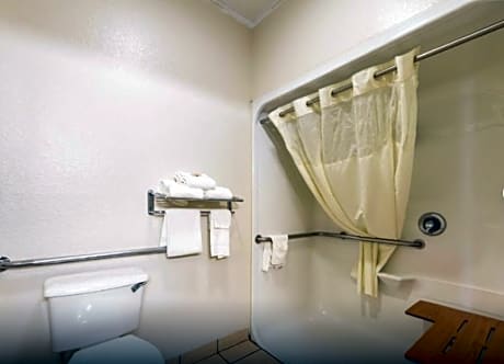 2 Queen Beds, Suite, Nonsmoking, Accessible