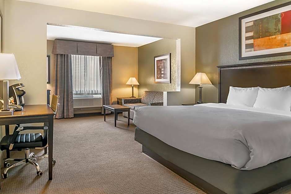Quality Inn & Suites Next To The Casino