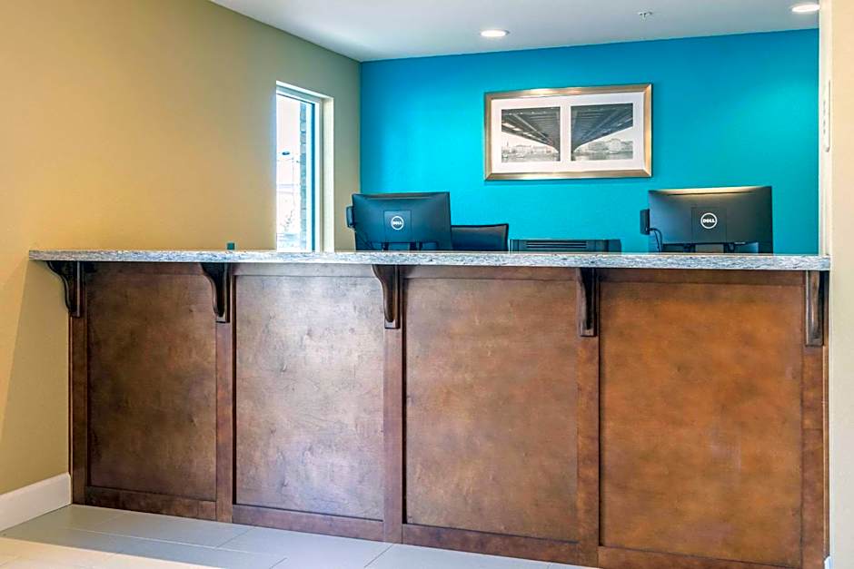 Econo Lodge Inn & Suites North Little Rock