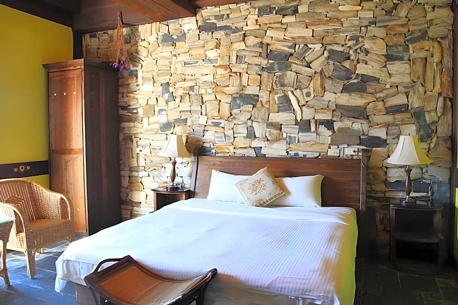 Provence Rose Lodge in Ching Jing B&B