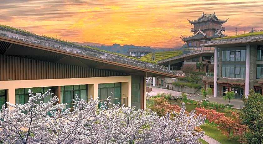 Holiday Inn Express Emei Mountain By IHG