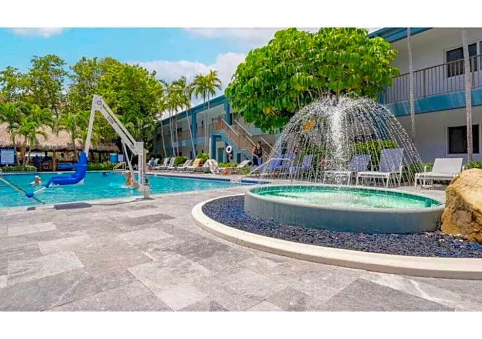 Discover the Charm and the Sea Gardens, an Exceptional Gold Coast Studio Condo Retreat - Special Offer Now!