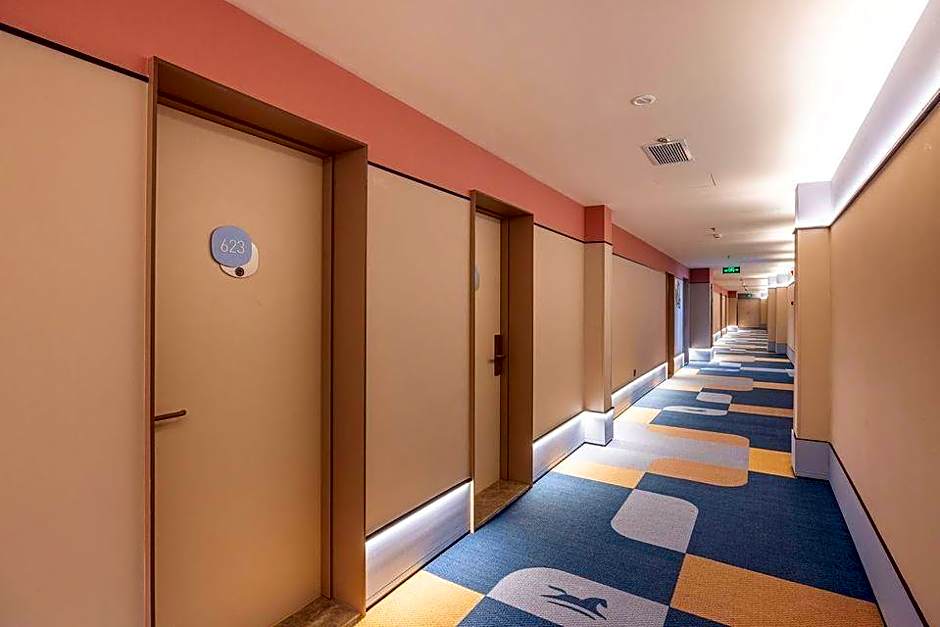 Hanting Hotel Lanzhou University Metro Station