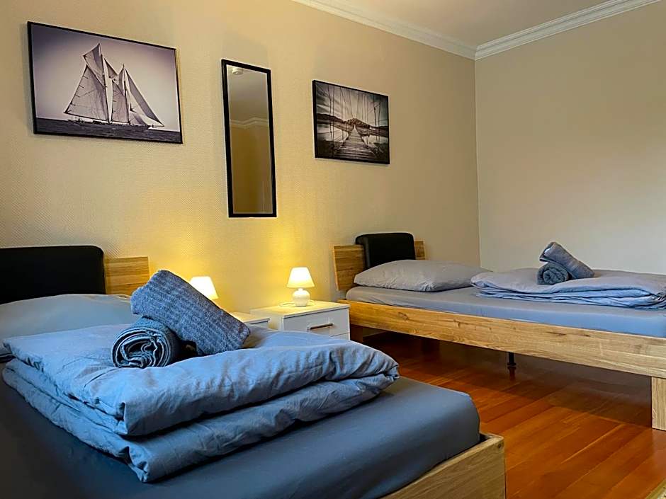 Parkplätze, Einzelbetten, 2 TVs, Balkon, Terrasse, fast Wi-Fi bis zu 1000 Mbit, Homeoffice