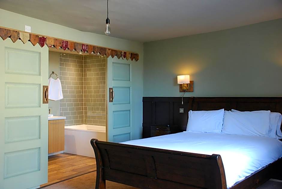 Alma Inn & Dining Rooms