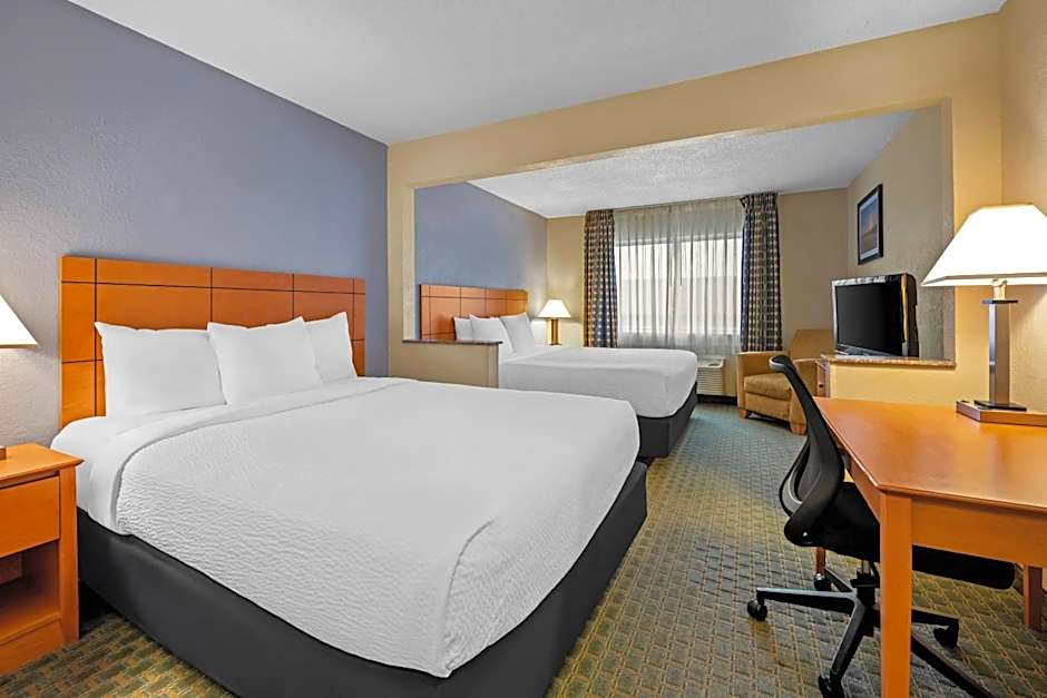 Quality Inn Dubuque on Hwy 20